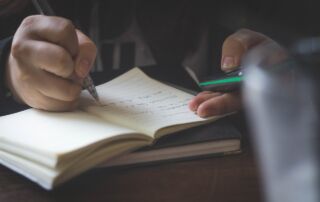 Pourquoi vous devez absolument vous former avant d’investir en cryptomonnaie - pixabay - notebook-gf229a8d03_1280