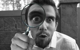 Quelles différences entre le PoS (preuve d’enjeu) ou le PoW (preuve de travail) - pixabay - magnifying-g10ce3451e_1280